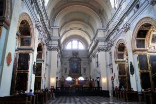 Wnętrze kościoła  (Fot. Grażyna Kubiak)  » Click to zoom ->